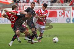 3. Liga - Saison 2025/26 - Energie Cottbus - FC Ingolstadt 04  - Max Besuschkow (Nr.17 - FC Ingolstadt 04) - Jannis Boziaris (Nr.19 - FC Energie Cottbus) - Mattis Hoppe (Nr.2 - FC Ingolstadt 04) - Jonas Hofmann (Nr.6 - FC Energie Cottbus) - Foto: Meyer Jü