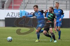 2.BL; Testspiel; FC Ingolstadt 04 - SpVgg Greuther Fürth; Angriff, Zweikampf Kampf um den Ball Dennis Eckert Ayensa (7, FCI)Asta Simon (2 Fürth) Filip Bilbija (35, FCI)