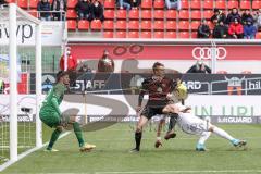 2.BL; FC Ingolstadt 04 - FC ST. Pauli; Torwart Vasilj Nikola (22 Pauli) Filip Bilbija (35, FCI) Paqarada Leart (23 Pauli)