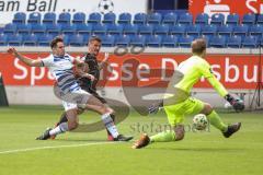 3. Liga - MSV Duisburg - FC Ingolstadt 04 - Stefan Kutschke (30, FCI) Schuß zum Tor Torwart Leo Weinkauf (1 MSV) Tobias Fleckstein (15 MSV)