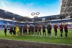 3. Liga; MSV Duisburg - FC Ingolstadt 04; Sieg Jubel Freude Fan Fankurve Banner Fahnen Spruchband Spieler bedanken sich bei den Fans Tanz