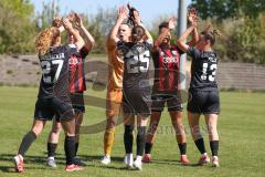 2. Bundesliga Frauen - Saison 2025/26 - FC Ingolstadt 04 Frauen - Borussia Mönchengladbach - Abklatschen vor dem Spiel - XXXXX - Foto: Meyer Jürgen