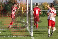 Kreisklasse - Saison 2022/2023 - SV Buxheim - SV Stammham - Der 0:3 Führungstreffer durch Simon Renn rot Stammham - jubel - Karsten Hiesch Torwart Buxheim - Foto: Meyer Jürgen