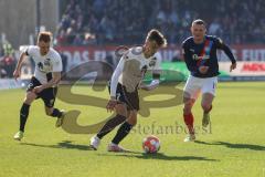 2.BL; Holstein Kiel - FC Ingolstadt 04 - Dennis Eckert Ayensa (7, FCI) Christian Gebauer (22, FCI) Reese Fabian (11 Kiel)