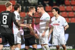 3. Liga; FC Ingolstadt 04 - SC Verl; Disput zwischen David Kopacz (29, FCI) Wolfram Maximilian (7 Verl)