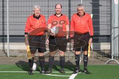 2024_2_17 - Saison 2023/24 - AUDI-Schanzer Amateur Cup - SV Hundszell - FC Hitzhofen/Oberzell  - Halbfinale 1 - Schiedsrichter Ludwig Schmidt links- Daniel Weise mitte - Hans Kroll rechts - Foto: Meyer Jürgen