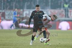 3. Liga; SSV Jahn Regensburg - FC Ingolstadt 04; Zweikampf Kampf um den Ball Jonas Scholz (15, FCI) Posselt John Xaver (20 SSV)