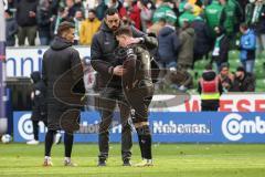 2.BL; SV Werder Bremen - FC Ingolstadt 04; Spiel ist aus Unentschieden, Sportmanager Malte Metzelder (FCI) bei Dennis Eckert Ayensa (7, FCI) Florian Pick (26 FCI)