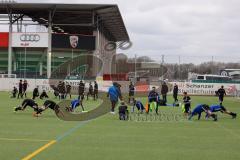 Audi Schanzer Amateur Cup 2022 - Die Mannschaften machen sich warm vor dem Spiel - Foto: Jürgen Meyer