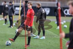 3. Liga; FC Ingolstadt 04 - Trainingsauftakt im Audi Sportpark, Trainingsgelände; Jeroen Krupa (33, FCI)