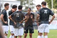 Toto Pokal; FC Memmingen - FC Ingolstadt 04, 2. Runde; vor dem Spiel Cheftrainerin Sabrina Wittmann (FCI) im Gespräch mit den Spielern. Jonas Scholz (15, FCI) Davide Sekulovic (33, FCI) Keanan Bennetts (18 FCI) Simon Lorenz (32, FCI) Elias Decker (4, FCI)
