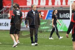 3. Liga; FC Ingolstadt 04 - VfL Osnabrück; Spiel ist aus Niederlage, hängende Köpfe Ingolstadt Geschäftsführer Dietmar Beiersdorfer (FCI)