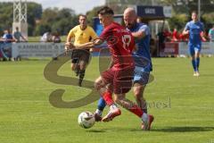 Kreisliga - Saison 2025/26- SV Hundszell - SV Zuchering - Paul Wärmann rot Zuchering - Marcel Nicht blau Hundszell - Foto: Meyer Jürgen
