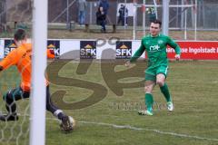 Testspiel - SV Manching - TSV Pöttmes - Benedikt Vollnhals (#9 Manching) vergibt eine Torchance - Luca Berger Torwart Pöttmes - Foto: Jürgen Meyer