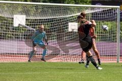 2. Frauen-Bundesliga - Saison 2021/2022 - FC Ingolstadt 04 - TSG 1899 Hoffenheim - Ebert Lisa (#10 FCI) mit einer Torchance - Foto: Meyer Jürgen