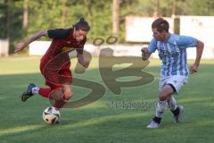 Kreisliga - Saison 2025/26- SV Kasing - FC Sandersdorf - Emre Erbas rot Kasing - Christian Winkler blau Sandersdorf - Foto: Meyer Jürgen