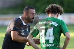 Totopokal- Saison 2023/2024 - SV Manching  - VFB Eichstätt - Cheftrainer Serkan Demir (SV Manching) - Selim Akdeniz (Nr.14 - SV Manching) - Foto: Meyer Jürgen