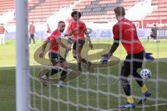 3. Liga - FC Ingolstadt 04 - 1. FC Kaiserslautern - Warmup Fatih Kaya (9, FCI) Francisco Da Silva Caiuby (13, FCI) Torwart Robert Jendrusch (1, FCI)