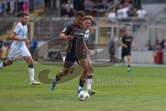 3. Liga; TSV 1860 München - FC Ingolstadt 04; Marcel Costly (22, FCI) Voet Siemen (3 TSV)