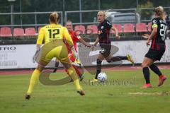 2. Fußball-Liga - Frauen - Saison 2022/2023 - FC Ingolstadt 04 - RB Leipzig - Haim Vanessa (Nr.13 - FC Ingolstadt 04 ) - Beck Christina schwarz Leipzig - Herzog Elvira Torwart Leipzig -  - Foto: Meyer Jürgen