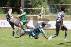 Freundschaftsspiel - Saison 2023/2024 - SV Manching  - FSV Fortuna Regensburg - Maximilian Eberwein (Nr.4 - SV Manching) mit einer Torchance - Sommer Enrico Torwart Regensburg - Foto: Meyer Jürgen