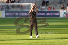 3.Liga - Saison 2023/2024 - SC Freiburg II - FC Ingolstadt 04 - Cheftrainer Michael Köllner (FCI) bedankt sich bei den mitgereisten Fans - Foto: Meyer Jürgen