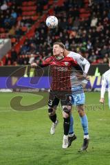 3. Liga; FC Ingolstadt 04 - TSV 1860 München; Denis Linsmayer (23, FCI) Belkahia Semi (27 TSV) Zweikampf Kampf um den Ball
