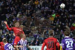 3. Liga; VfL Osnabrück - FC Ingolstadt 04; Kopfball Jonas Scholz (15, FCI) Jacobsen Bjarke (15 VFL)