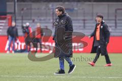 3. Liga; SC Verl - FC Ingolstadt 04; Halbzeit Co-Trainer Fabian Reichler (FCI) Sportdirektor Ivica Grlic (FCI) geht übers Feld