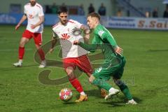 Landesliga - Saison 2024/25 - SV Manching - FC Gundelfingen - Dario Nikolic weiss Gundelfingen - Fabian Neumayer (Nr.9 - SV Manching) - Foto: Meyer Jürgen