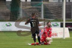 Bezirksliga - Saison 2024/25 - Freundschaftsspiel - SV Manching - TSV Gaimersheim - Benjamin Anikin (Nr.11 - TSV Gaimersheim) - Torwart Thomas Obermeier (Nr.1 - SV Manching) - Foto: Meyer Jürgen