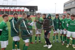 2024_2_17 - Saison 2023/24 - AUDI-Schanzer Amateur Cup - SV Hundszell - FC Gerolfing - Finale - Cheftrainer Michael Köllner (FC Ingolstadt 04) beglückwünscht den 1. Sieger FC Gerolfing - XXXXX - Foto: Meyer Jürgen