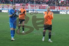 2024_1_20 - 3. Liga - Saison 2023/24 - HallescherFC - FC Ingolstadt 04 -  - Die Spieler bedanken sich bei den Fans - Torwart  Marius  Funk (Nr.1 - FC Ingolstadt 04) - Maximilian Dittgen (Nr.10 - FC Ingolstadt 04) - Ryan Malone (Nr.16 - FC Ingolstadt 04) -