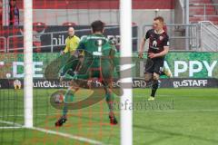 2.BL; FC Ingolstadt 04 - Erzgebirge Aue; Torchance Christian Gebauer (22, FCI) Torwart Männel Martin (1 Aue)