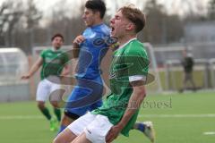 2024_2_17 - Saison 2023/24 - AUDI-Schanzer Amateur Cup - SV Hundszell - FC Gerolfing - Finale - Luca Kammerer  blau Hundszell - Timo Kraus grün Gerolfing -  nach einer vergebenen Torchance - enttäuscht - Foto: Meyer Jürgen