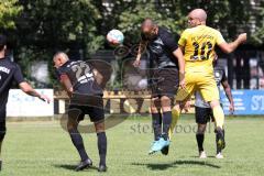 Kreisklasse - Saison 2023/2024 - GW Ingolstadt - FC Gelbelsee - Kerim Durmus schwarz GW Ing - Thomas Forster gelb Gelbelsee - Foto: Meyer Jürgen