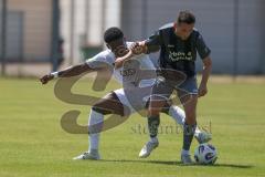 Bayernliga Nord - Saison 2025/26 - FC Ingolstadt 04 II - SV Weiden - Iwinosa Uhuns (Nr.4 - FC Ingolstadt II) - Zeitler Moritz grau Weiden - Foto: Meyer Jürgen
