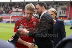 2.BL; FC Ingolstadt 04 - FC Hansa Rostock; Torwart Robert Jendrusch (1, FCI) Sportmanager Malte Metzelder (FCI) verlässt den Verein