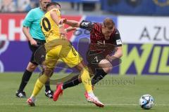 3.Liga - Saison 2023/2024 - FC Ingolstadt 04 -  1. FC Saarbrücken - Jannik Mause (Nr.7 - FCI) - Kasim Rabihic (Nr.10 - Saarbrücken) - Foto: Meyer Jürgen