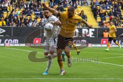 3.Liga - Saison 2022/2023 - Dynamo Dresden - FC Ingolstadt 04 - Pascal Testroet (Nr.37 - FCI) - Kevin Ehlers (Nr.39 - Dynamo Dresden) - Foto: Meyer Jürgen