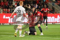 3. Liga; FC Ingolstadt 04 - Dynamo Dresden; Tor Jubel Treffer 1:0 Denis Linsmayer (23, FCI) mit Tobias Bech (11, FCI) Will Paul (28 DD)