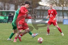 A-Klasse -  Saison 2025/26- TSV Baar/Ebenhausen - SV Manching II - Tim Pfallinger rot Ebenhausen - Jordi Muntada Knapp grün Manching - Foto: Meyer Jürgen