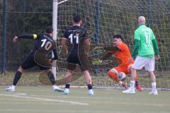 Bezirksliga - Saison 2025/26 - FC Fatih Ingolstadt - TSV 54 - DJK München - Ahmet Ünal schwarz München nimmt den Volley -  - TW Can Djedovic (Nr.22 - FC Fatih) kann den Ball abwehren - Foto: Meyer Jürgen