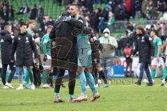 2.BL; SV Werder Bremen - FC Ingolstadt 04; Spiel ist aus Unentschieden, Torwart Dejan Stojanovic (39 FCI) und Torwart Fabijan Buntic (24, FCI)