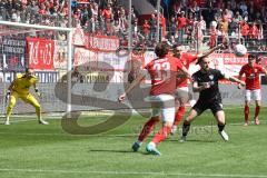 3.Liga - Saison 2022/2023 - Hallersche Fc - FC Ingolstadt 04 - Valmir Sulejmani (Nr.7 - FCI) - Torwart Felix Gebhardt (Nr.23 - Halle) -  - Foto: Meyer Jürgen