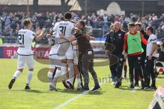 3. Liga; SV Meppen - FC Ingolstadt 04; Tor Jubel Treffer 0:1 Patrick Schmidt (9, FCI) mit dem Kopf, an der Seitenlinie, Spielerbank Cheftrainer Michael Köllner (FCI) Co-Trainer Maniyel Nergiz (FCI) Arian Llugiqi (25, FCI)