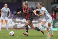 2. Frauen Bundesliga - Saison 2025/26- FC Ingolstadt 04 - VFL Wolfsburg - Jenny Beyer (Nr.8 - FC Ingolstadt Frauen I) - Maja Zielinska weiss Wolfsburg - Foto: Meyer Jürgen