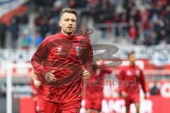 3. Liga; FC Ingolstadt 04 - Rot-Weiss Essen; vor dem Spiel Max Besuschkow (17, FCI)