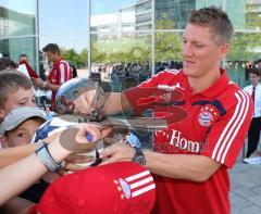 Audi - Fahrzeugübergabe an den FC Bayern - Saison 2009/2010 - Sebastian Schweinsteiger