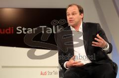 Sportmanager Christian Nerlinger FC Bayern München bei Audi Star Talk mit Moderator Klaus Gronewald